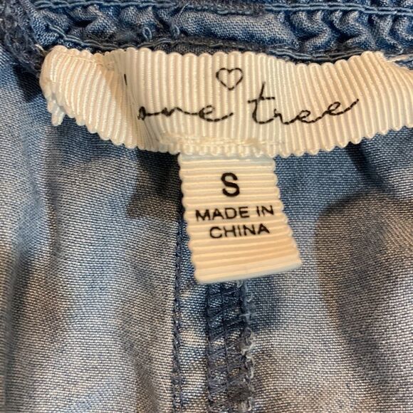 Love Tree Size Small elastic waist with drawstring & pocketed short shorts - Picture 6 of 8